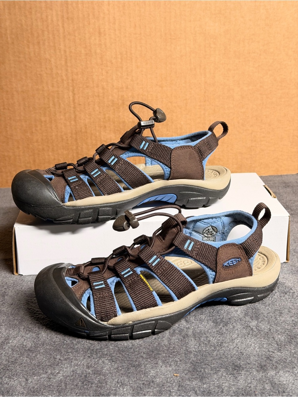 Keen Newport H2 Waterproof Hiking Sandals Brown Light Blue Women Size 7